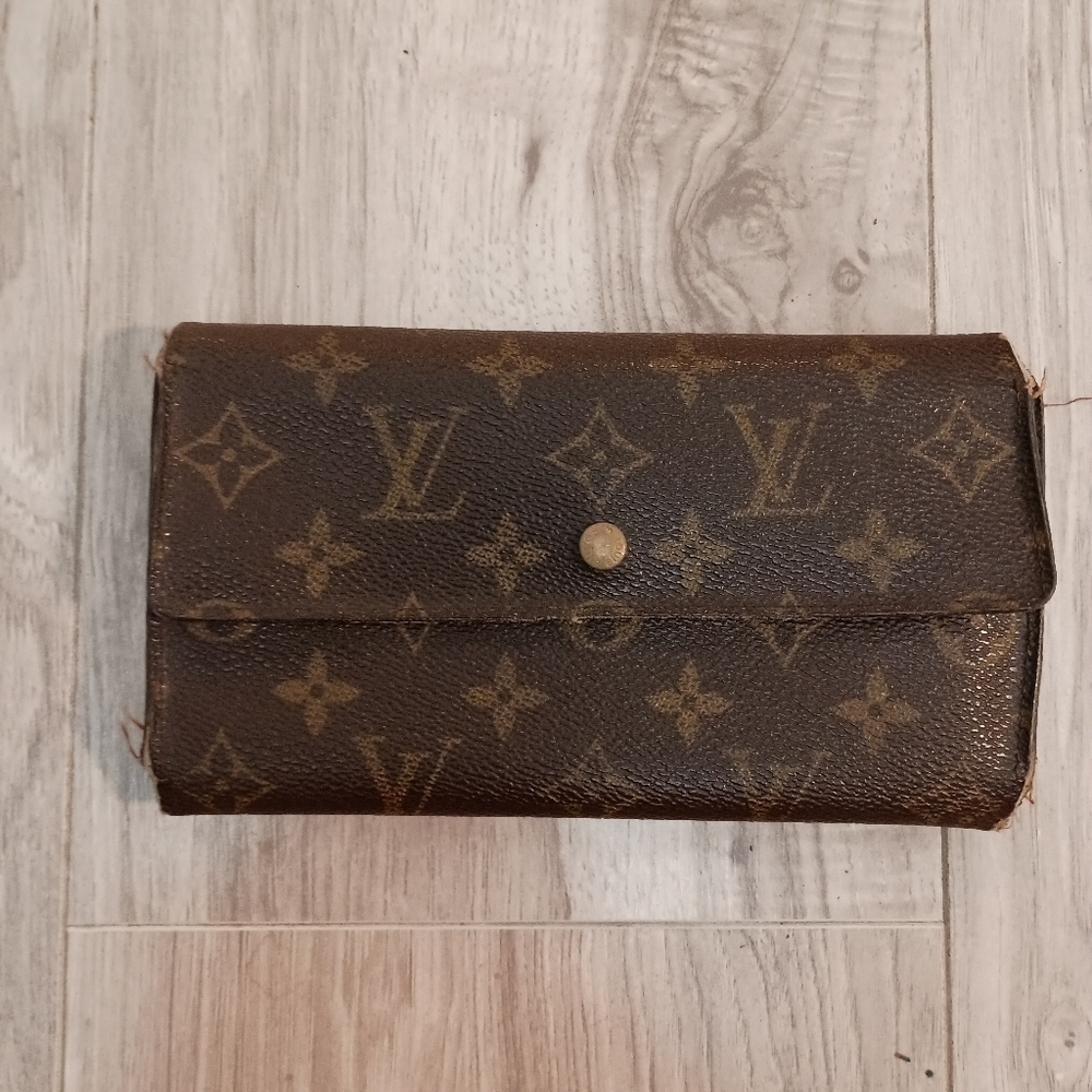 Louis Vuitton Vintage Monogram Porte Tresor International Wallet .